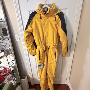 skiing jumpsuit  size small I am 5’7” 155  worn few times  teen or S woman